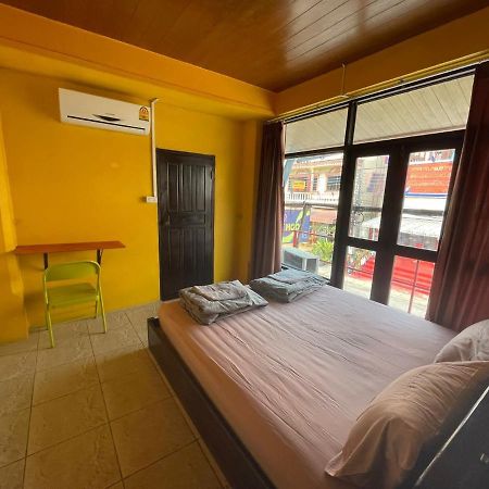 Over The Moon Hostel بان هواياكساي المظهر الخارجي الصورة