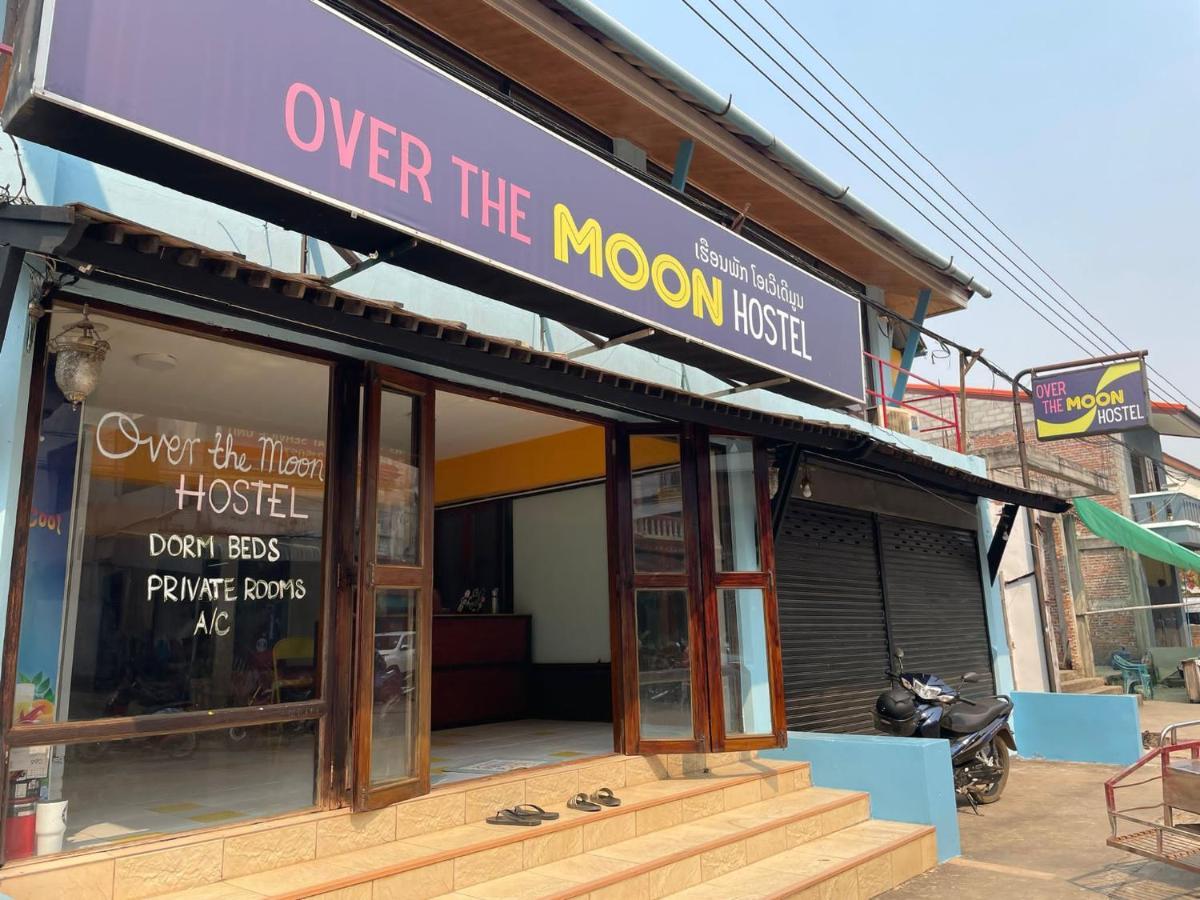 Over The Moon Hostel بان هواياكساي المظهر الخارجي الصورة