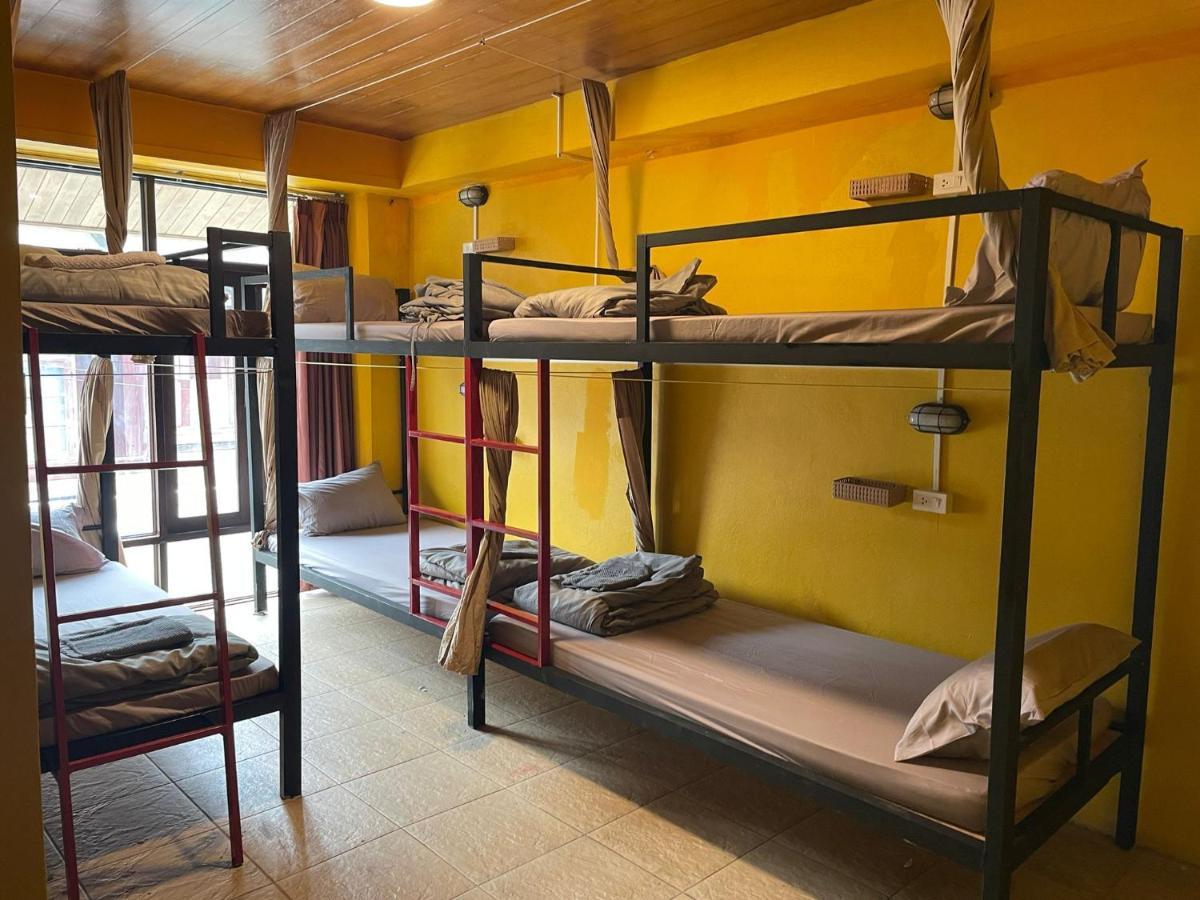 Over The Moon Hostel بان هواياكساي المظهر الخارجي الصورة