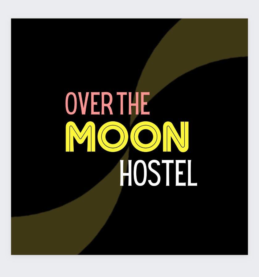 Over The Moon Hostel بان هواياكساي المظهر الخارجي الصورة