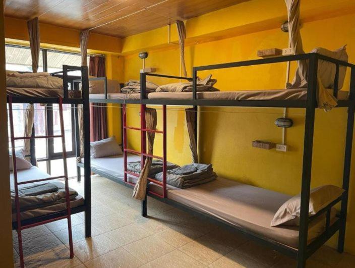 Over The Moon Hostel بان هواياكساي المظهر الخارجي الصورة